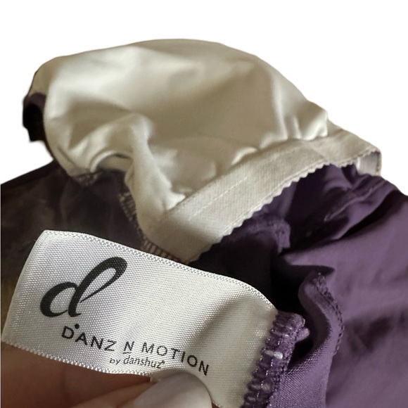 Danz N Motion Elegant Purple Lace Leotard - Picture 4 of 8